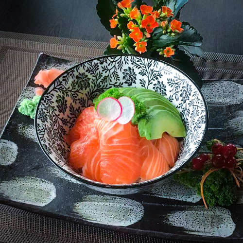 Chirashi saumon avocat